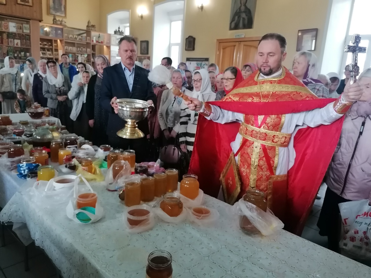 Празднование Происхождение Честных Древ Животворящего Креста Господня