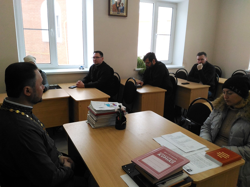 Заседание собрания духовенства Никольского храма