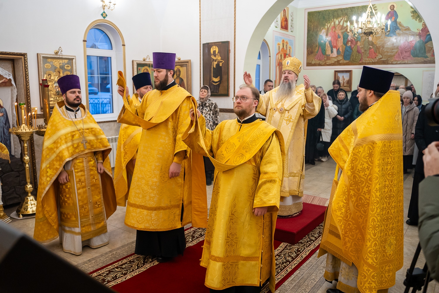 Митрополит Пензенский и Нижнеломовский Серафим совершил литургию в Троицком храме в Камайке
