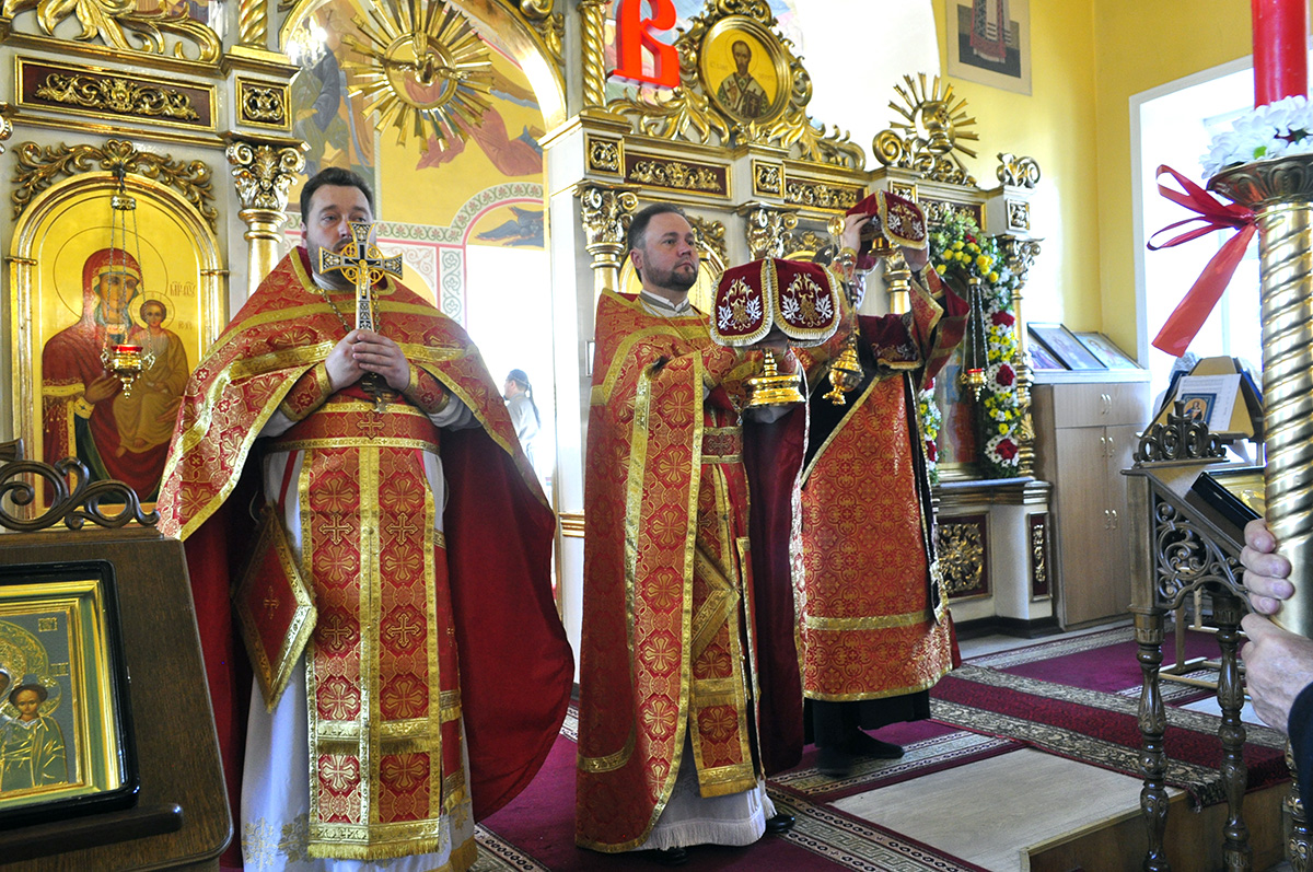Литургия в день престольного  праздника нашего храма в честь святителя Николая Чудотворца