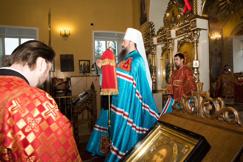 Во вторник Светлой седмицы митрополит Серафим совершил Божественную литургию в нашем храме