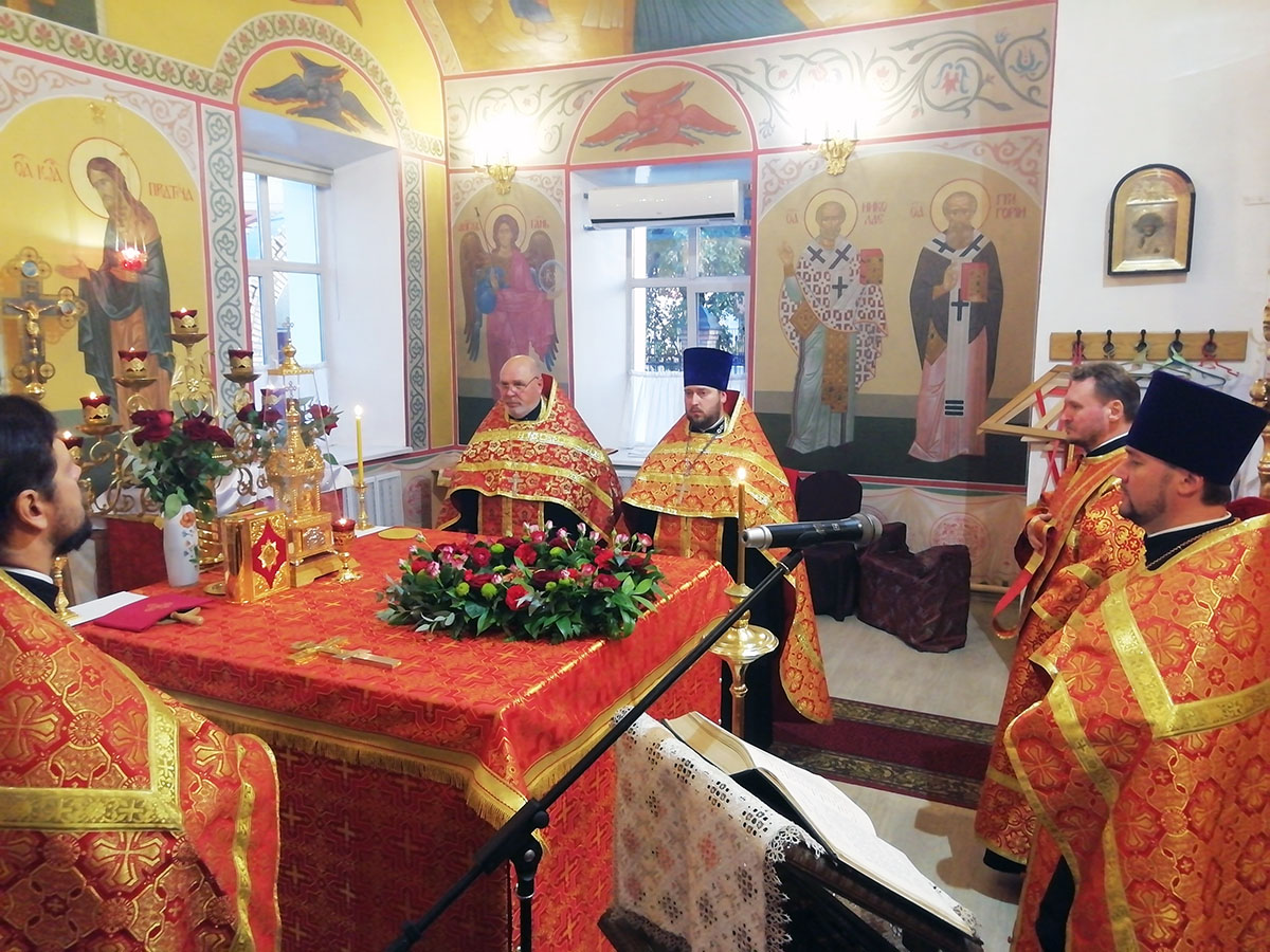 Всенощное бдение в канун празднования Воздвижения Животворящего Креста Господня