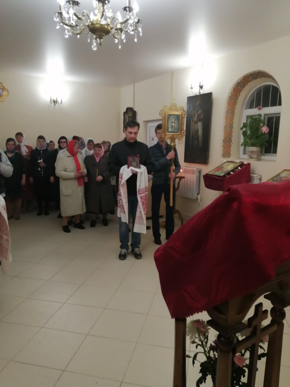 Иерей Сергий Беляков возглавил Пасхальную службу в Михайло-Архангельском молитвенном доме в с.Павло-Куракино 