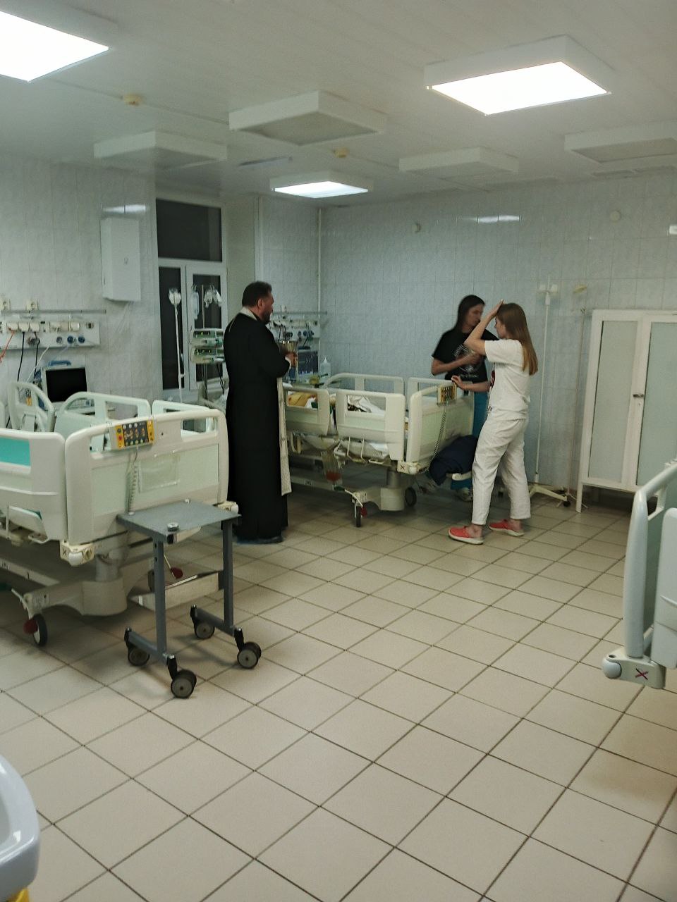 Священники посетили раненых