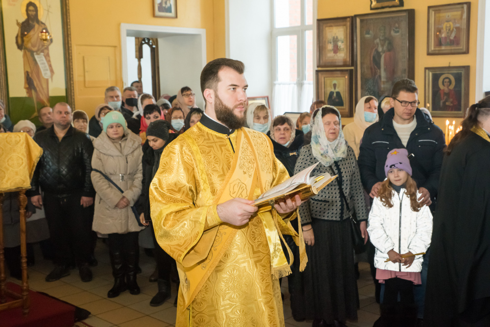 В день памяти святителя Николая Чудотворца митрополит Серафим совершил литургию в нашем храме