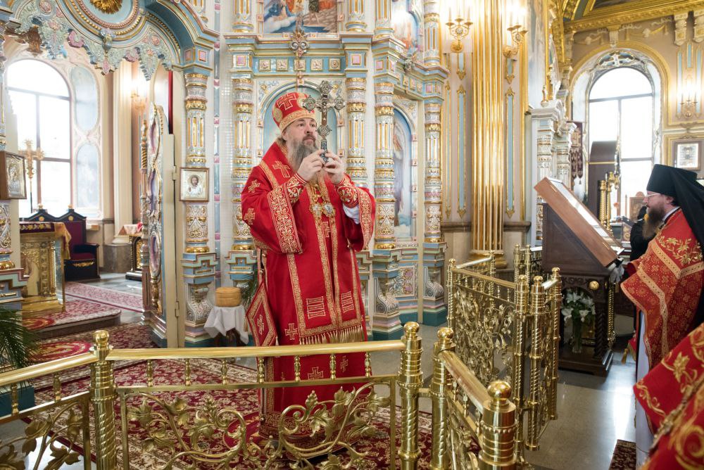 Митрополит Серафим наградил Иерея Сергия Карасёва богослужебно-иерархической наградой   