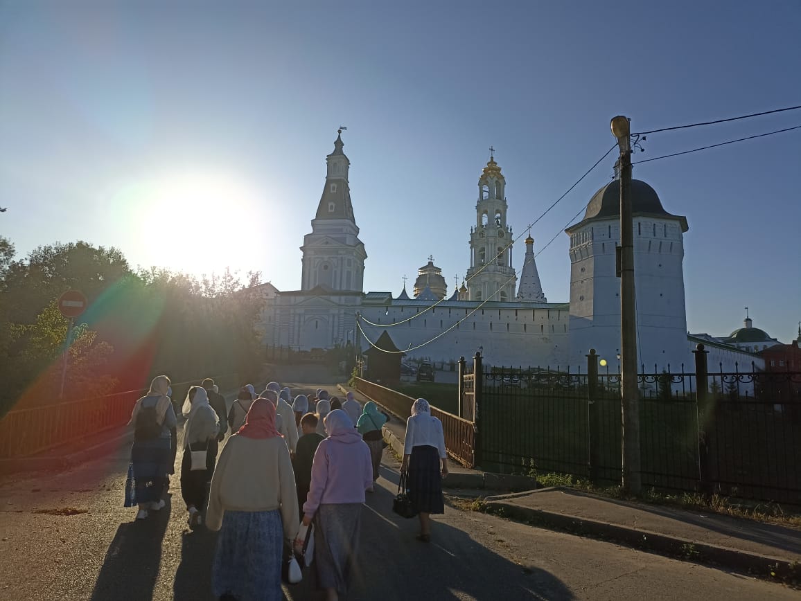 Воспитанники воскресной школы и прихожане нашего храма посетили святые места Московской области
