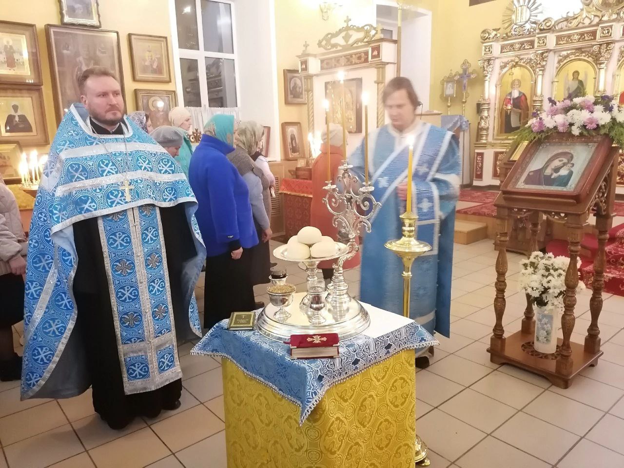 Всенощное бдение в канун празднования Казанской иконе Божией Матери