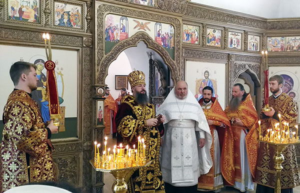 Митрополит Серафим совершил хиротонию священнослужителей