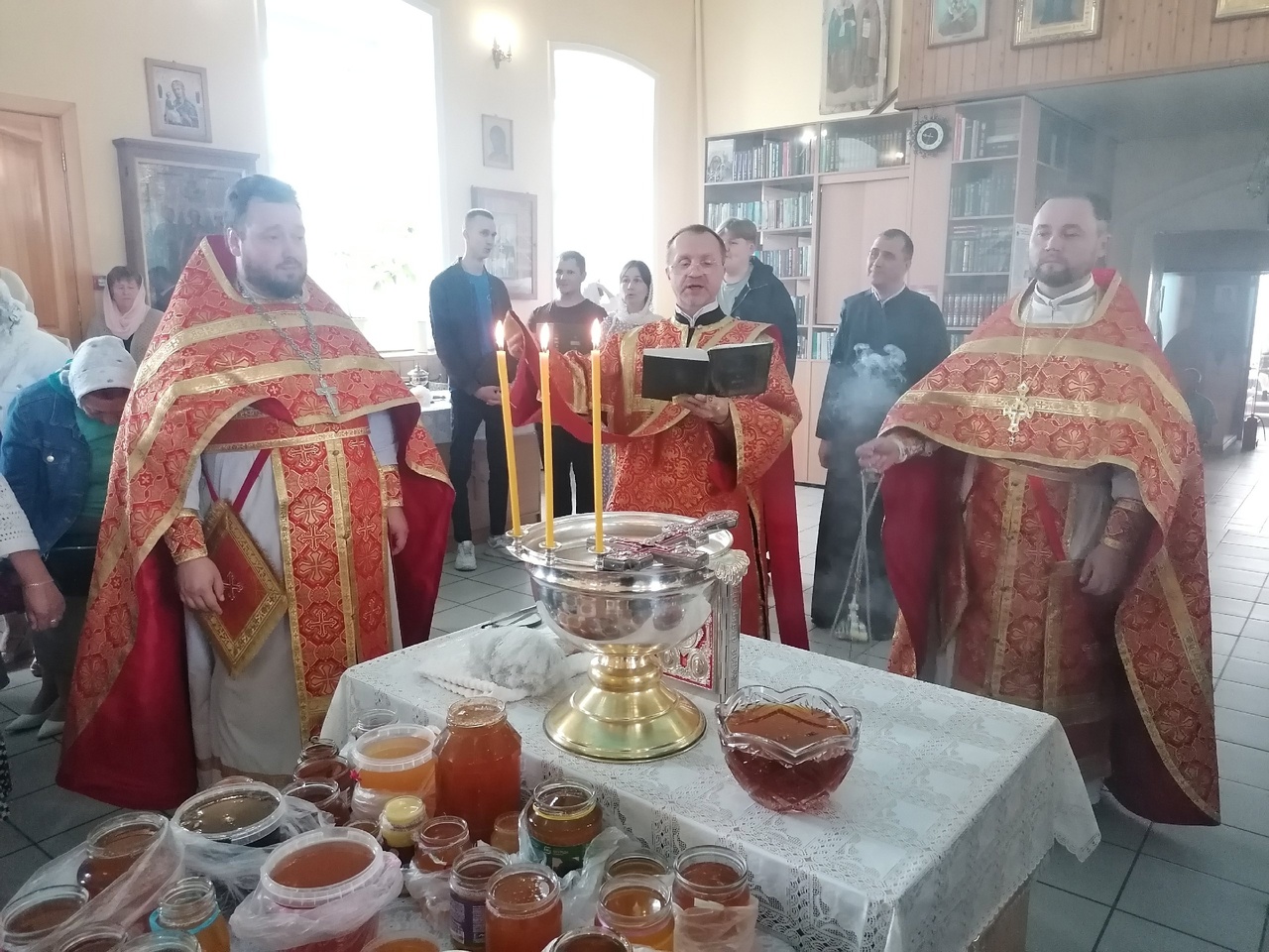 Празднование Происхождение Честных Древ Животворящего Креста Господня