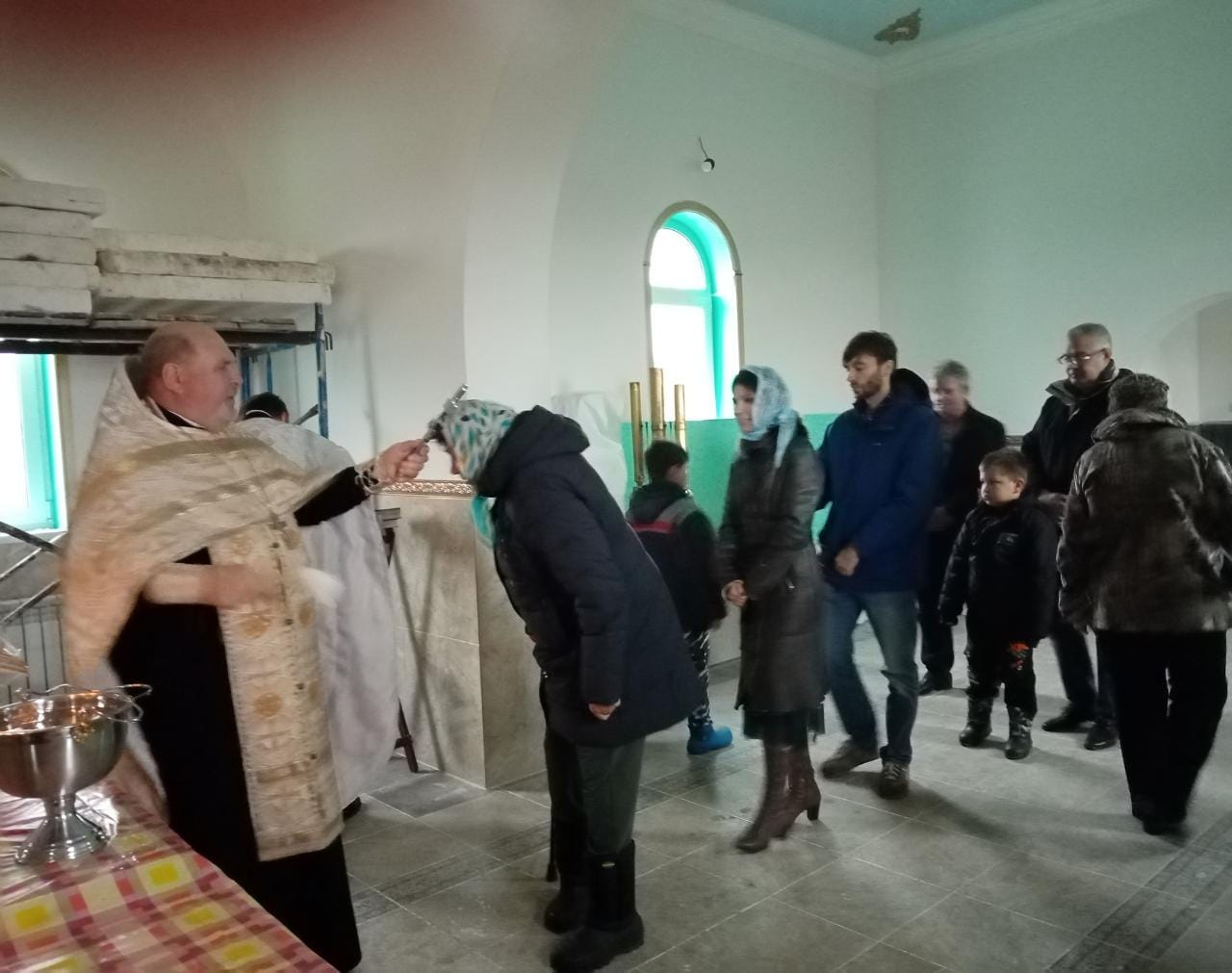 В строящемся храме в честь Святой Живоначальной Троицы в деревне Камайка был совершен водосвятный молебен
