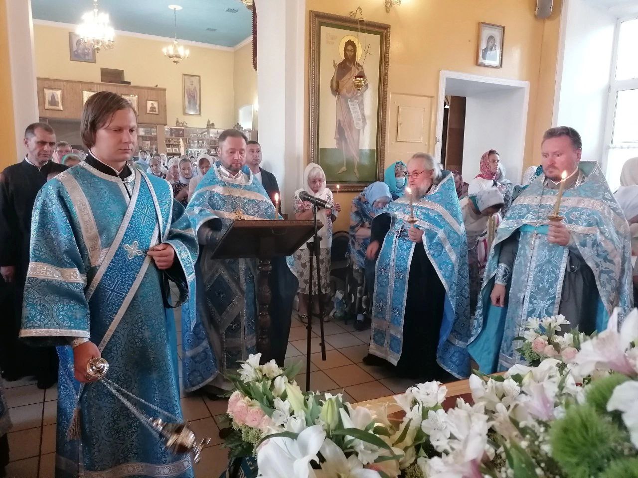 Всенощное бдение с чином Погребения Плащаницы Пресвятой Богородицы