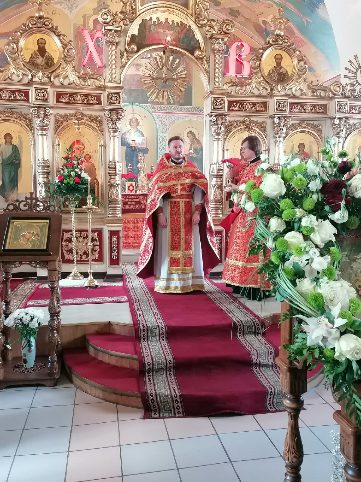  В четверг  Светлой седмицы протоиерей Александр Филиппов совершил Божественную литургию