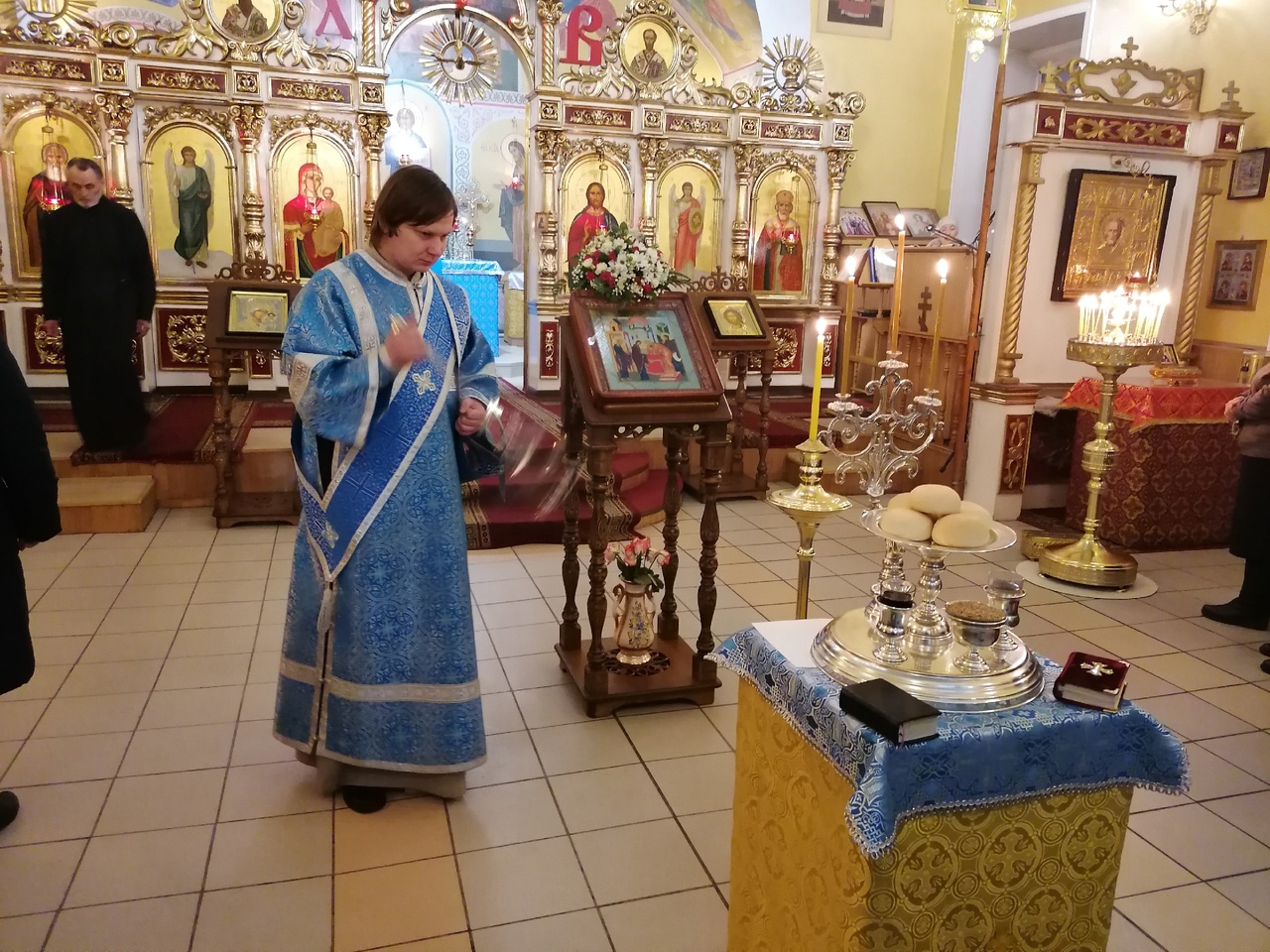 Всенощное бдение в канун праздника Сретение Господне
