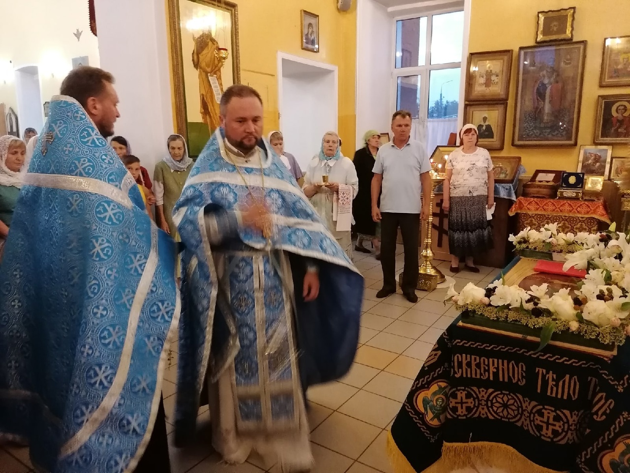 Всенощное бдение с чином Погребения Плащаницы Пресвятой Богородицы