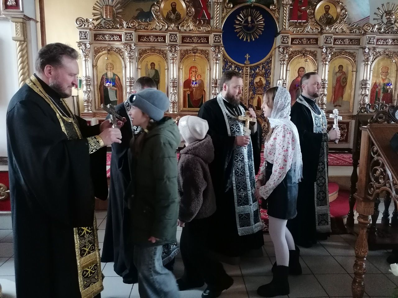 В Прощеное воскресенье протоиерей Александр Филиппов совершил вечерню с чином прощения