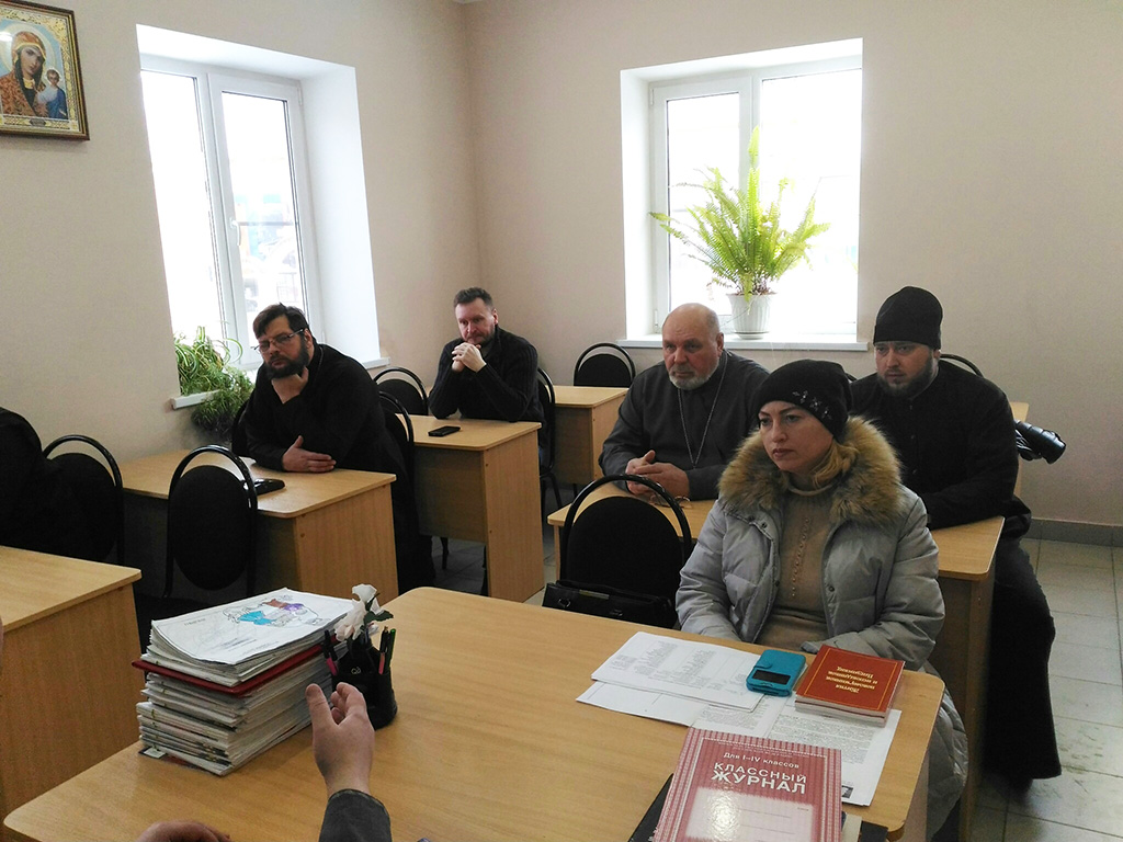 Заседание собрания духовенства Никольского храма