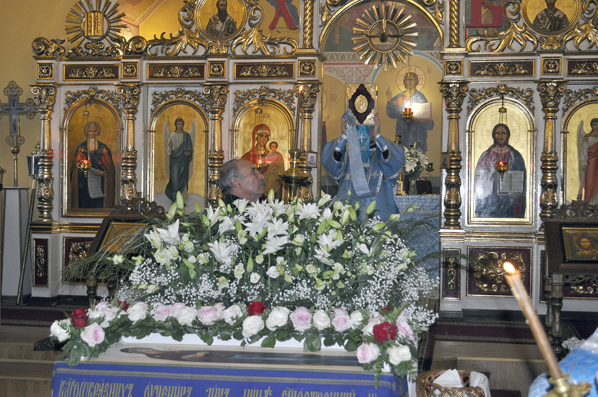 Всенощное бдение с чином Погребения Плащаницы Богородицы
