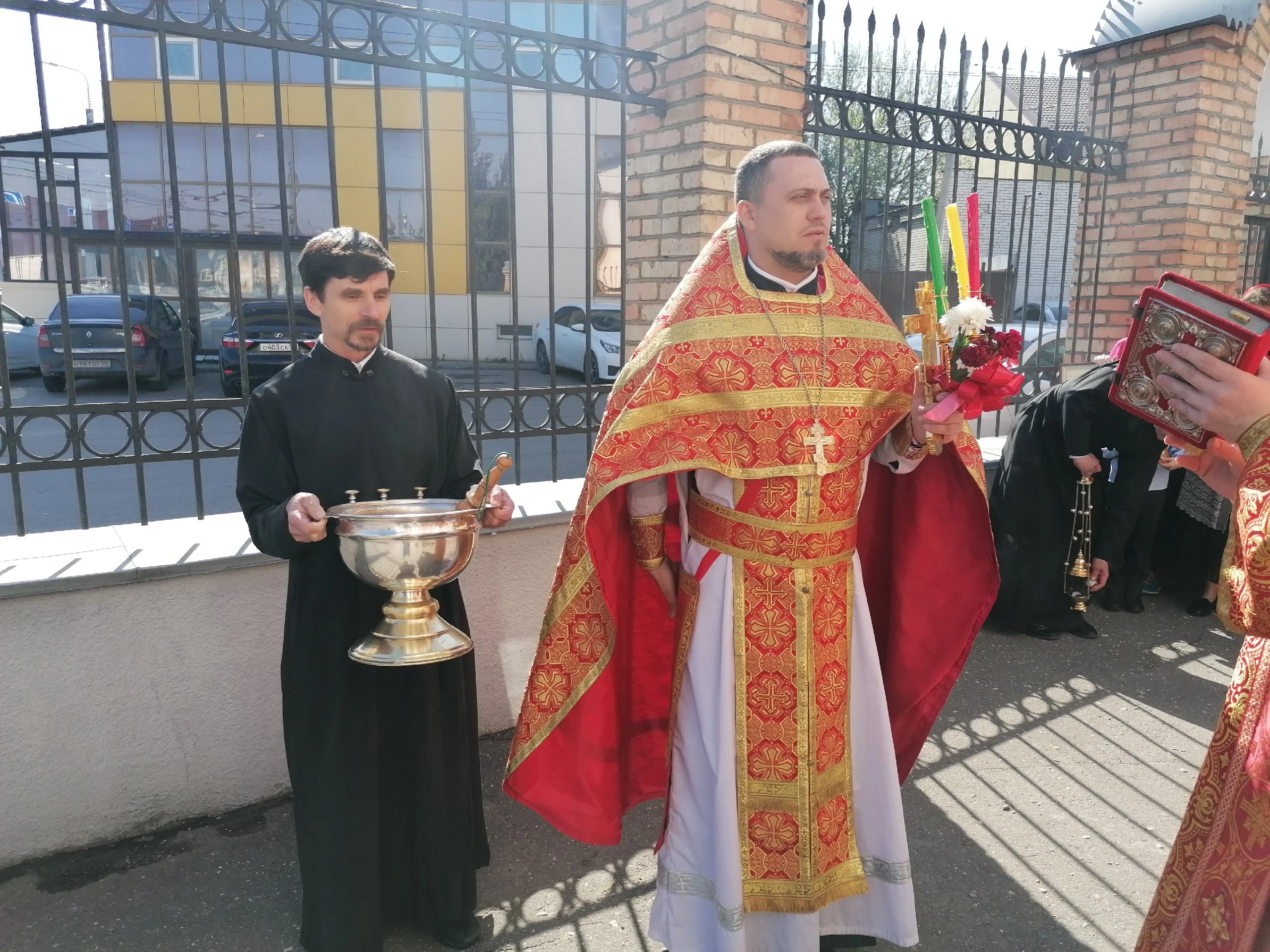 В четверг Светлой седмицы иерей Владимир Журавлев совершил Божественную литургию