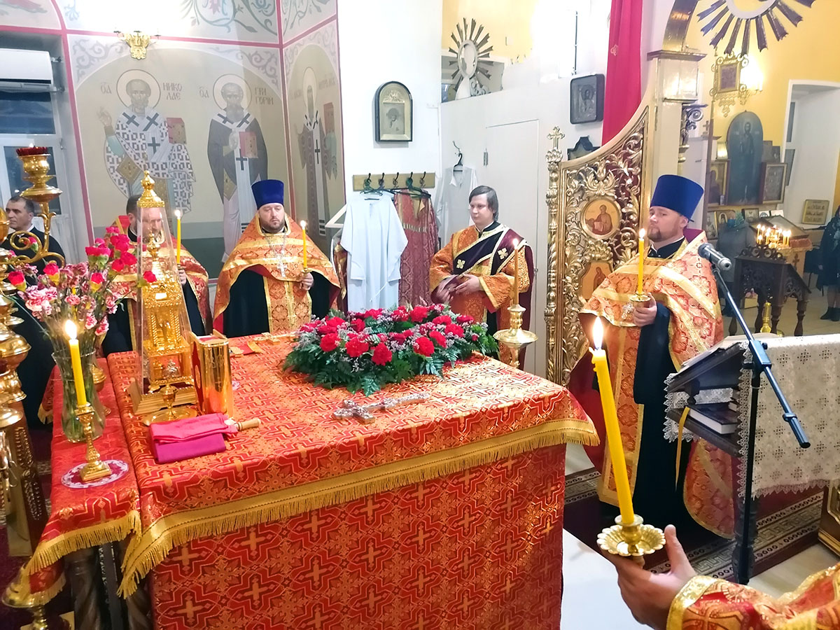 Всенощное бдение в канун празднования Воздвижения Животворящего Креста Господня