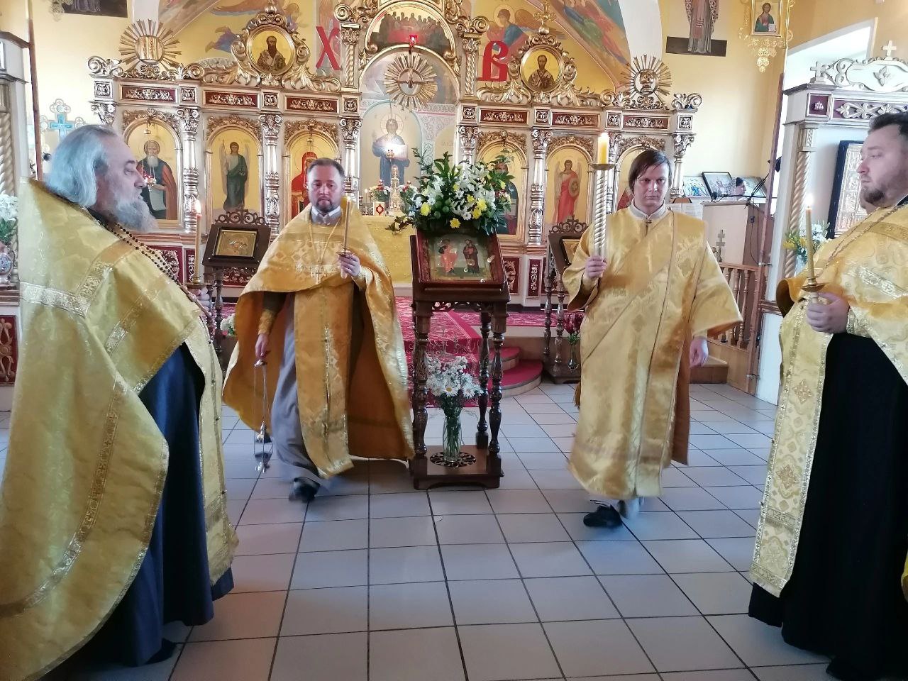 Всенощное бдение в канун праздника первоверховных апостолов Петра и Павла