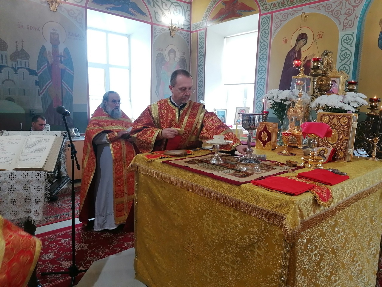 Празднование Происхождение Честных Древ Животворящего Креста Господня