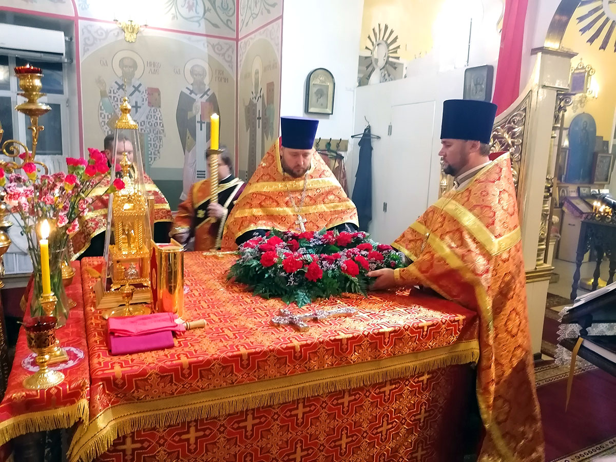 Всенощное бдение в канун празднования Воздвижения Животворящего Креста Господня