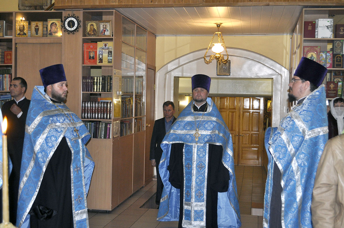 Всенощное бдение в канун празднования Покрова Пресвятой Богородицы