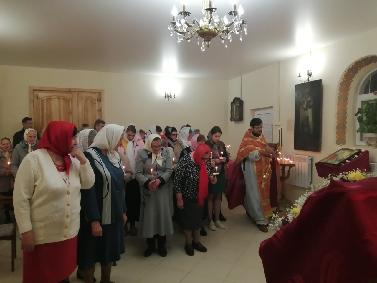Иерей Сергий Беляков возглавил Пасхальную службу в Михайло-Архангельском молитвенном доме в с.Павло-Куракино 