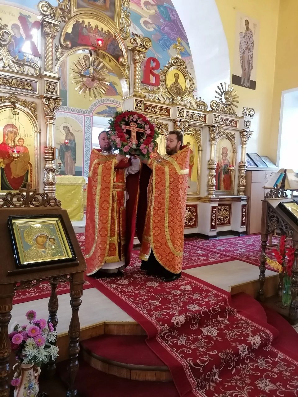Вечернее богослужение в канун праздника Происхождение Честных Древ Животворящего Креста Господня
