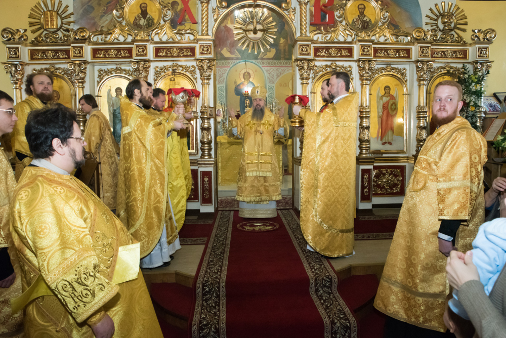 В престольный праздник митрополит Серафим совершил литургию в нашем храме  