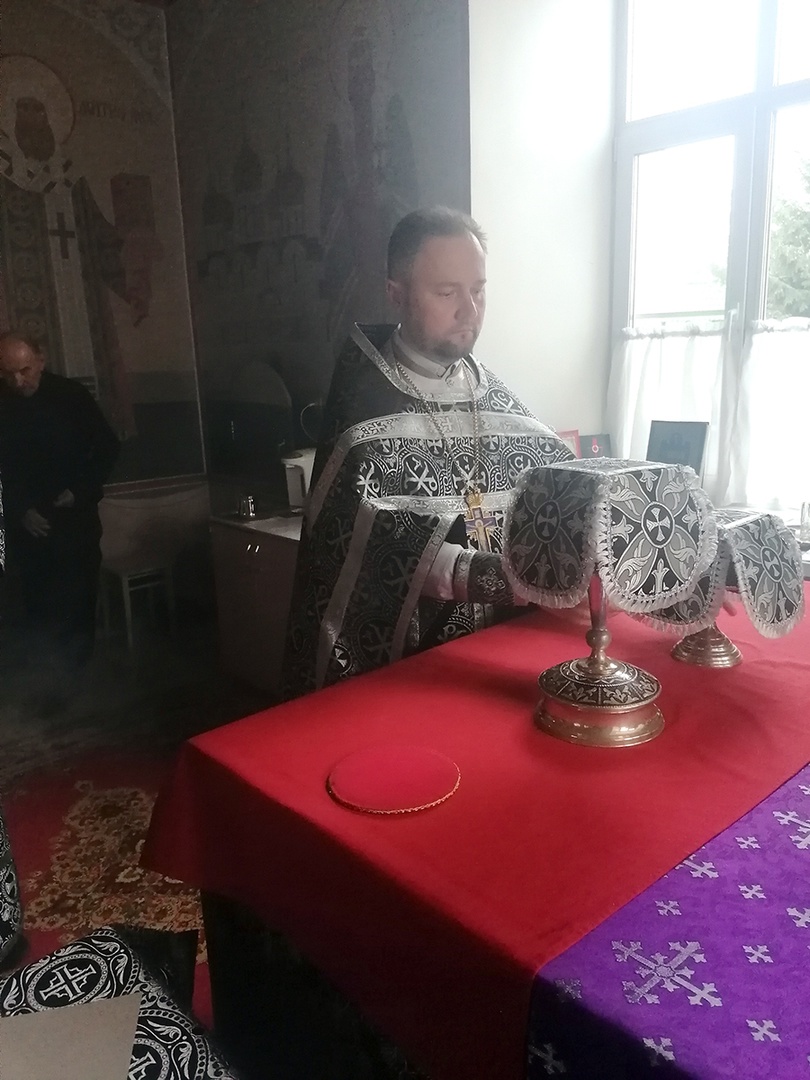 Протоиерей Александр Филиппов совершил Божественную Литургию Преждеосвященных Даров
