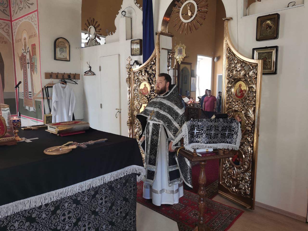 Протоиерей Антоний Шварёв совершил Божественную Литургию Преждеосвященных Даров
