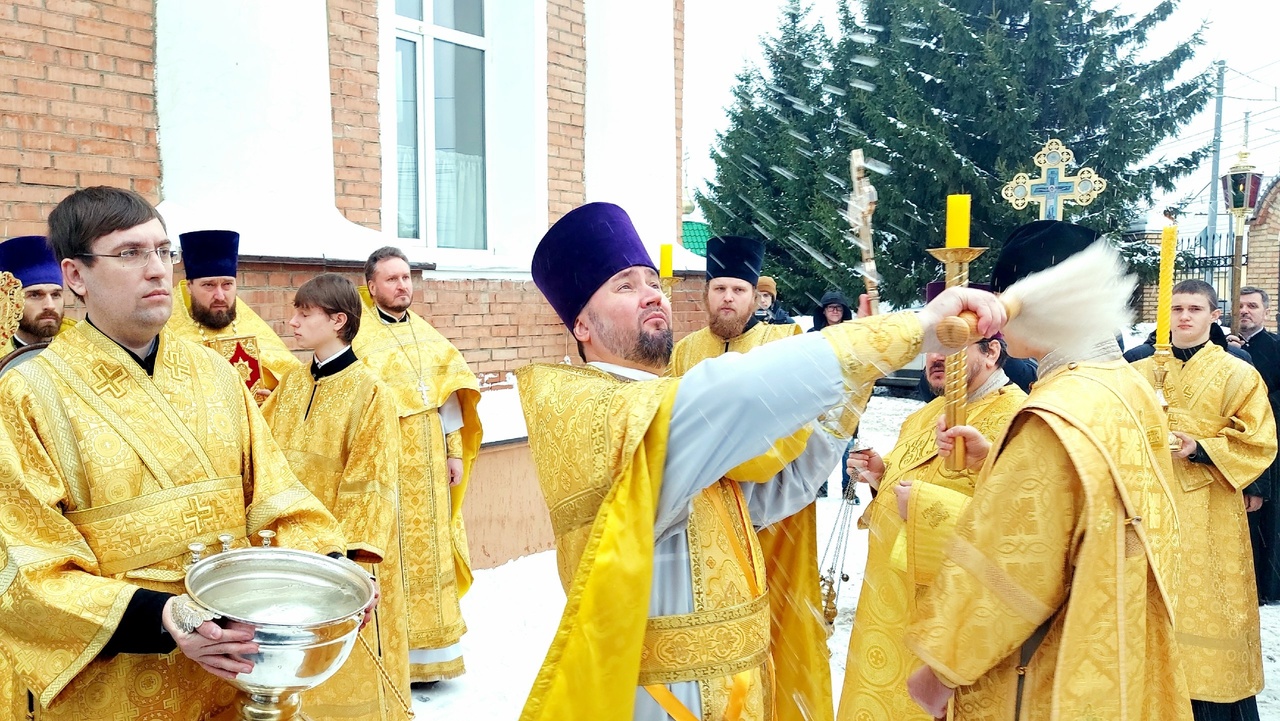 В престольный праздник митрополит Серафим совершил литургию в нашем храме  