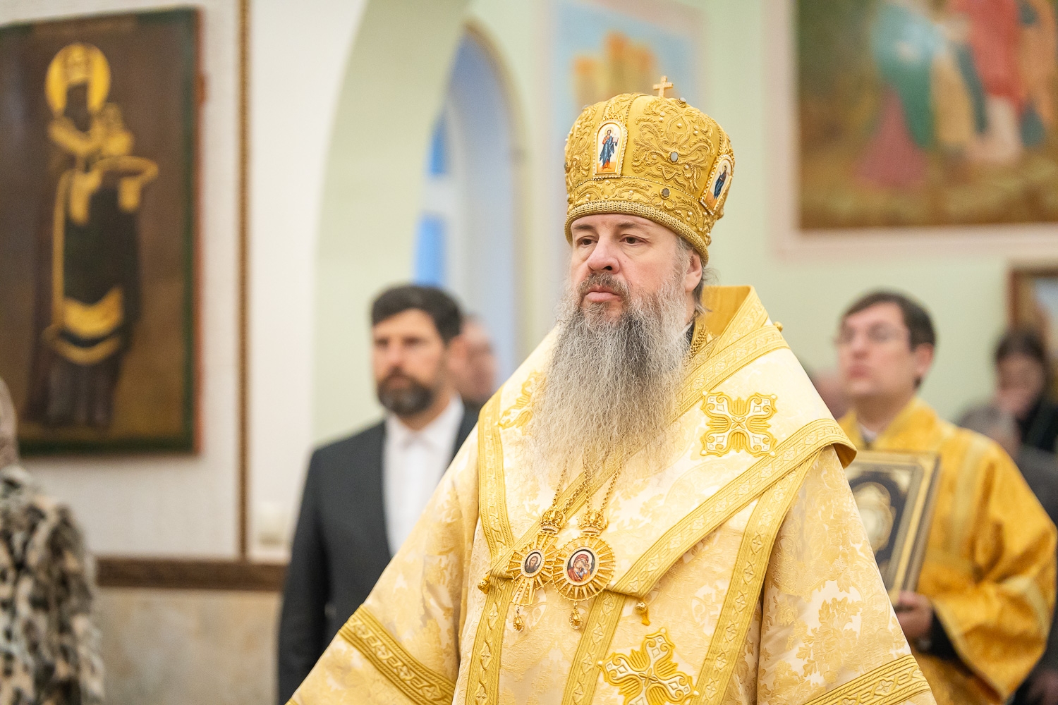 Митрополит Пензенский и Нижнеломовский Серафим совершил литургию в Троицком храме в Камайке