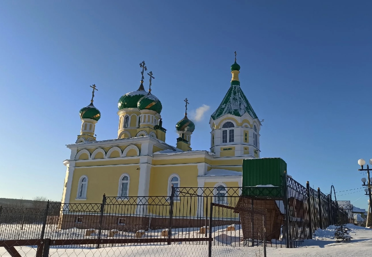 Литургия в первую годовщину великого освящения храма в Камайке