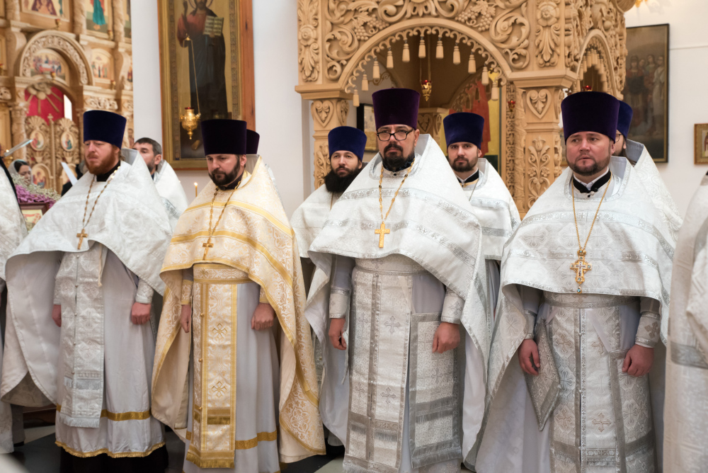 В день памяти священника Николая Болоховского  протоиерей Александр Филиппов сослужил митрополиту Серафиму в Успенском женском монастыре 