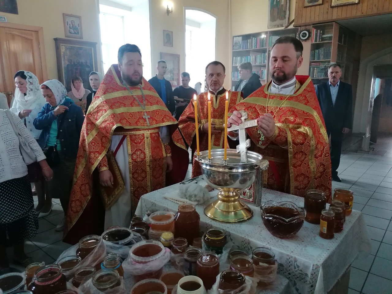 Празднование Происхождение Честных Древ Животворящего Креста Господня