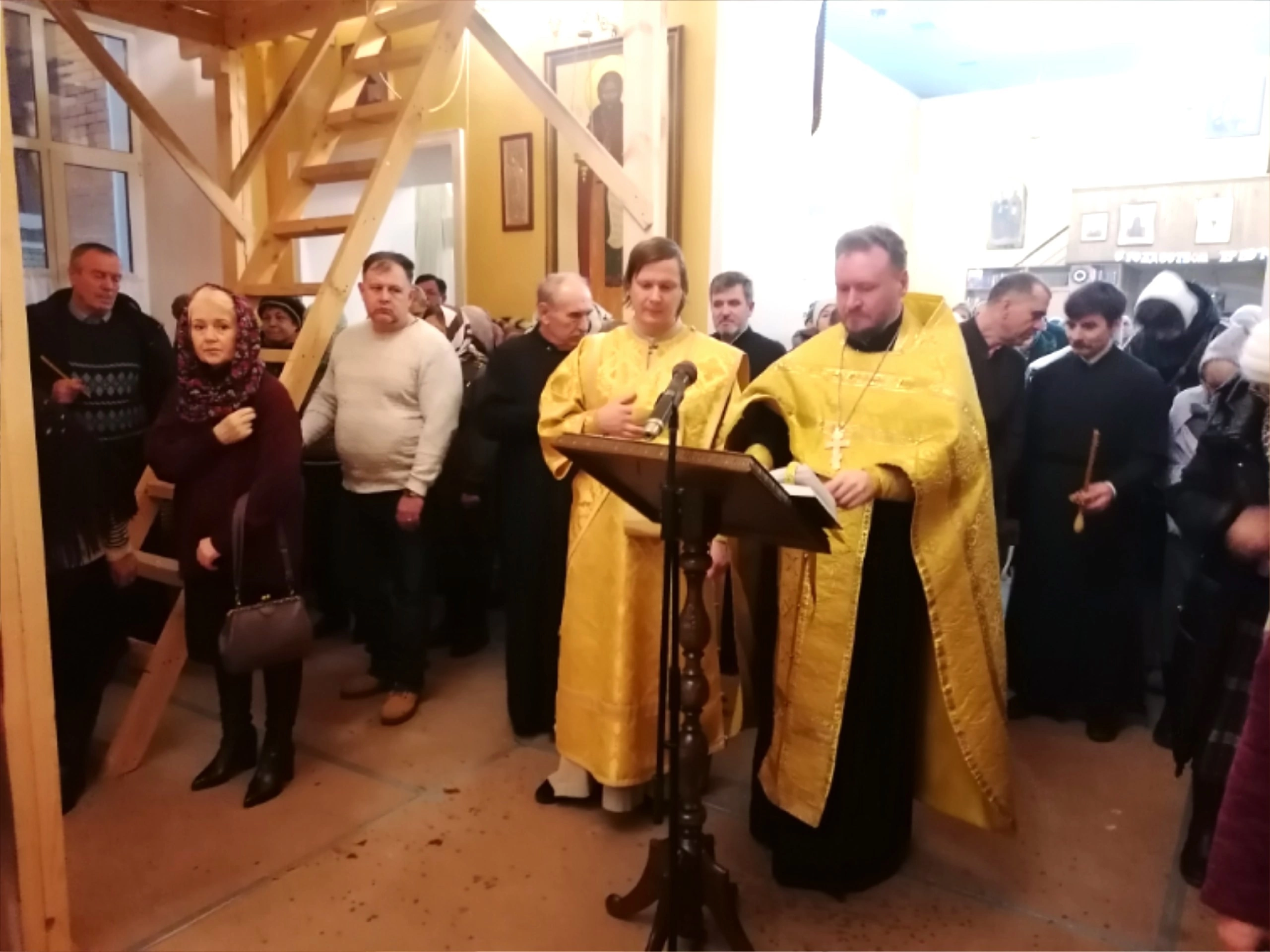 Иерей Сергий Карасёв совершил Новогодний молебен