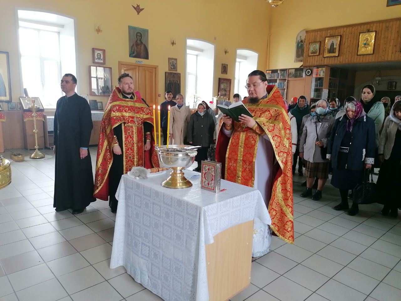 Богослужения в день Преполовения Пятидесятницы
