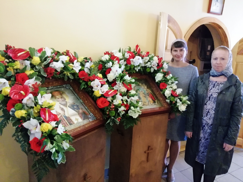 Украшение цветами нашего храма