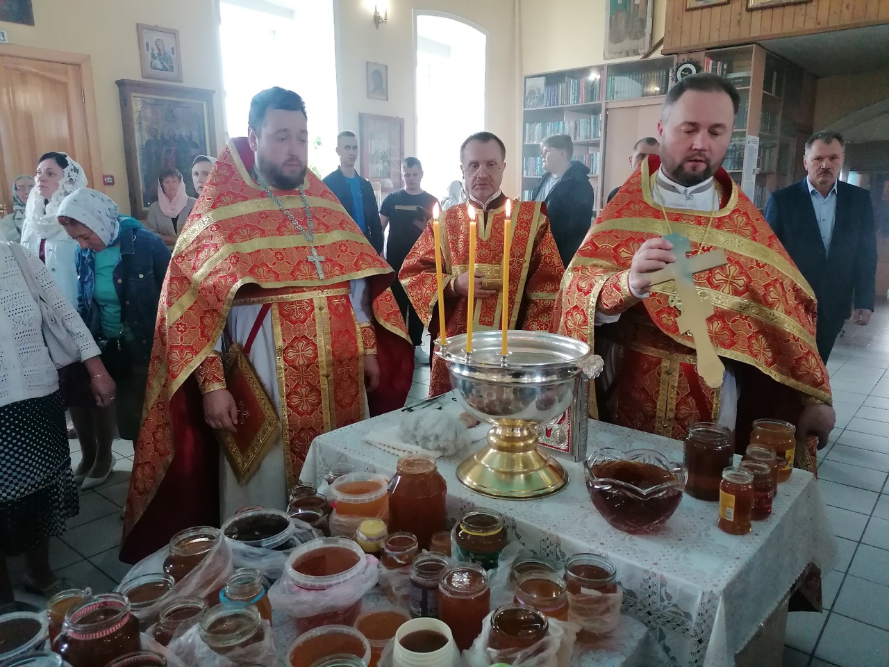 Празднование Происхождение Честных Древ Животворящего Креста Господня