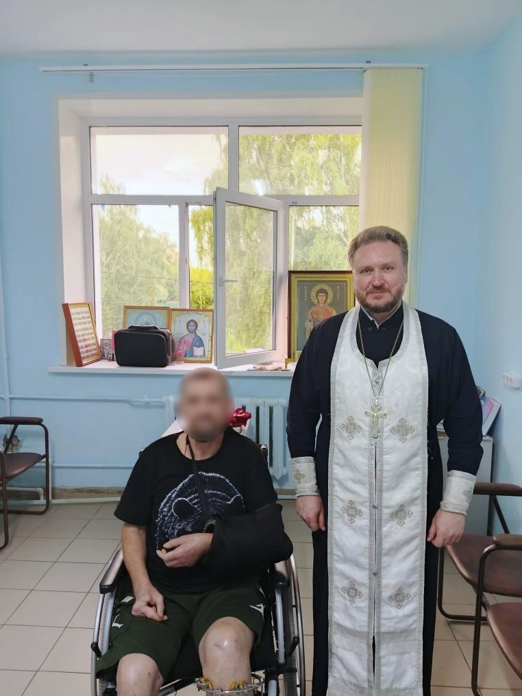 Священники посетили раненых