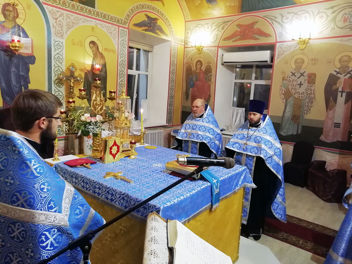 Всенощное бдение в канун празднования Покрова Пресвятой Богородицы 