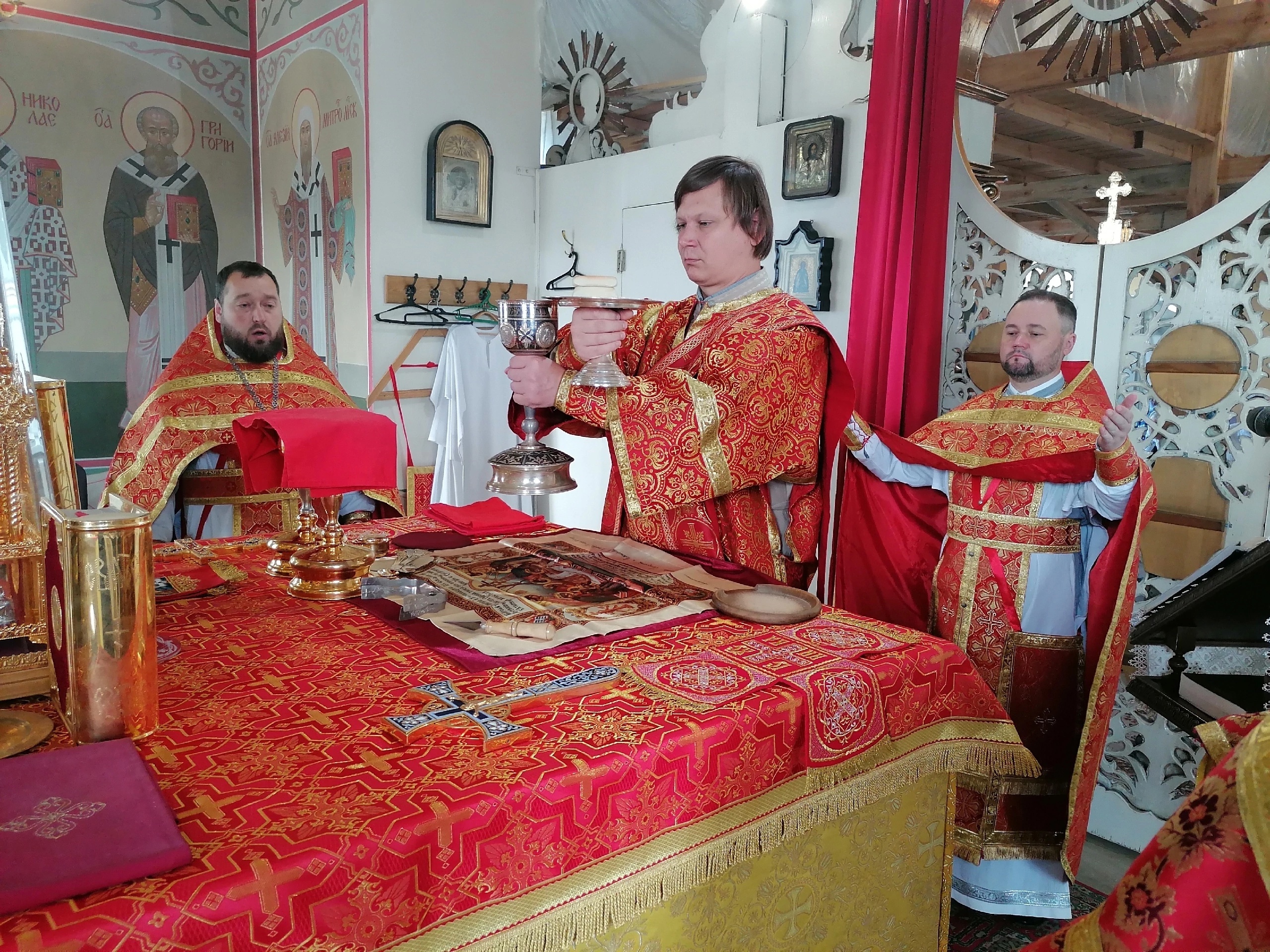 Празднование Происхождение Честных Древ Животворящего Креста Господня