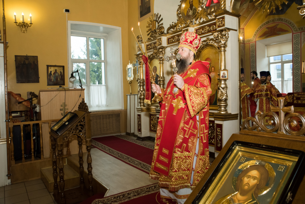 Во вторник Светлой седмицы митрополит Серафим совершил Божественную литургию в нашем храме