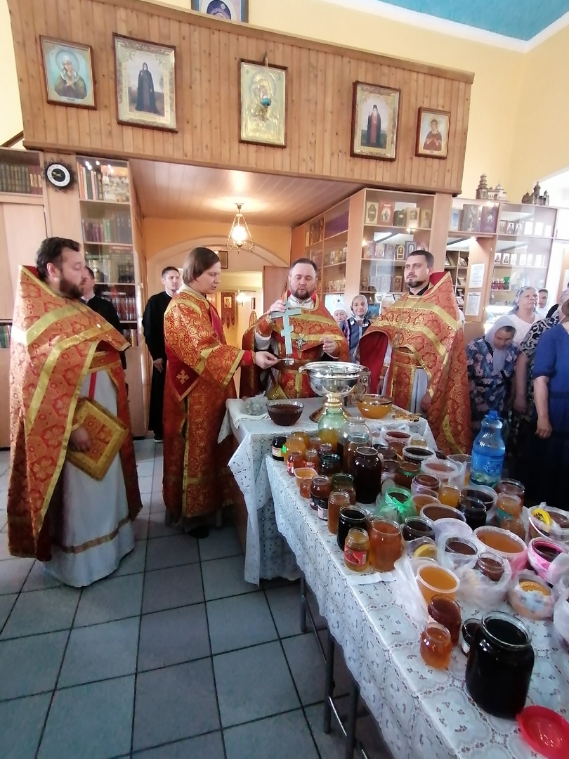 Празднование Происхождение Честных Древ Животворящего Креста Господня