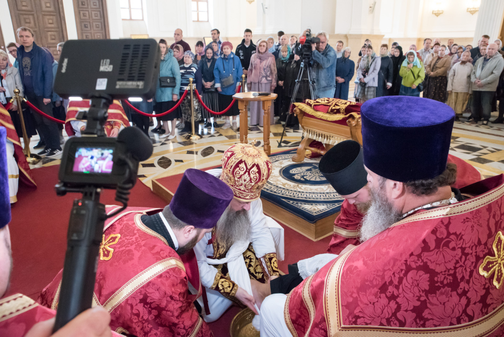 Протоиерей Александр Филиппов сослужил митрополиту Серафиму в Спасском кафедральном соборе