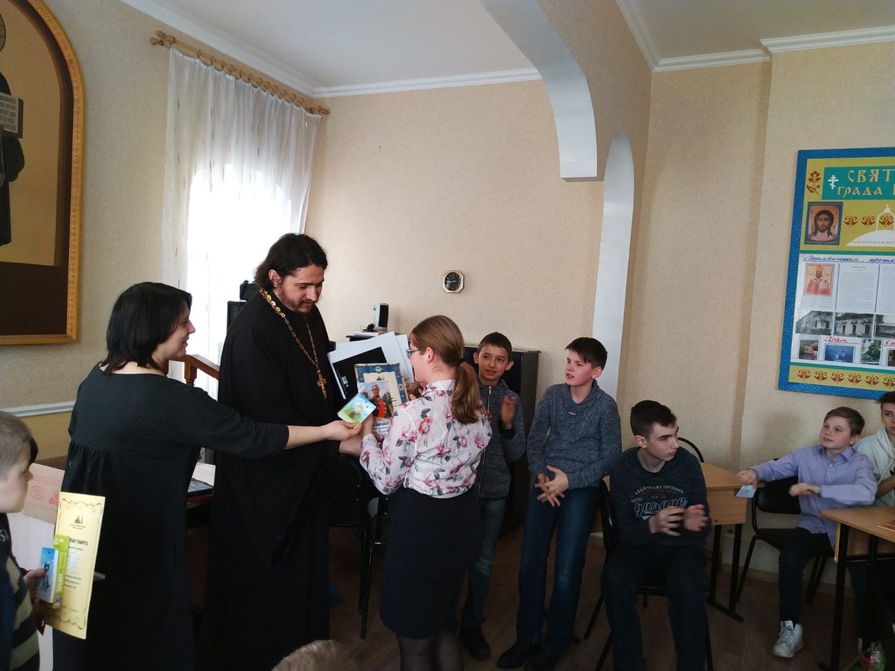 Воспитанники воскресной школы приняли участие в Олимпиаде по Закону Божию
