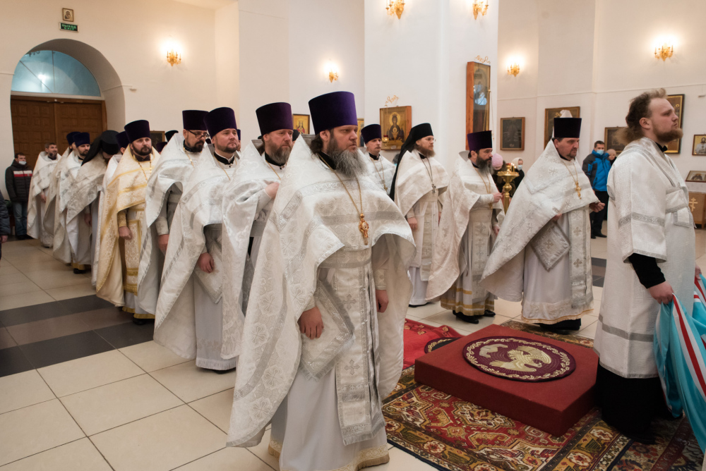 В день памяти священника Николая Болоховского  протоиерей Александр Филиппов сослужил митрополиту Серафиму в Успенском женском монастыре 
